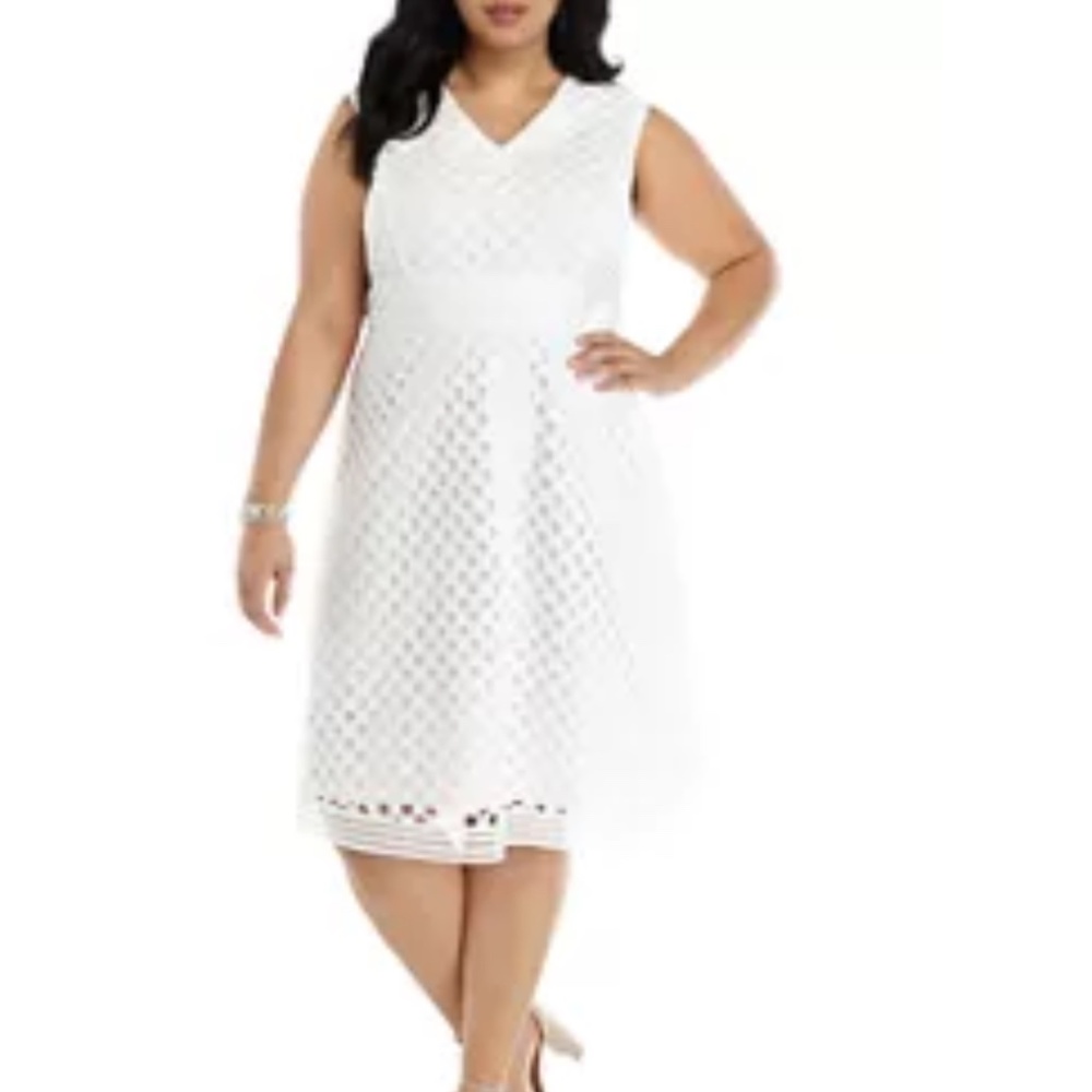 Brand New with Tag White Sandra Darren Sleeveless V-Neck Dress